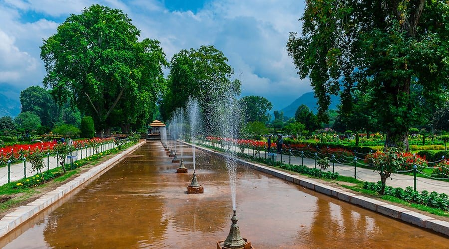 Nishat Bagh (Shalimar Bagh, Mughal Garden), Srinagar, Jammu and Kashmir, India