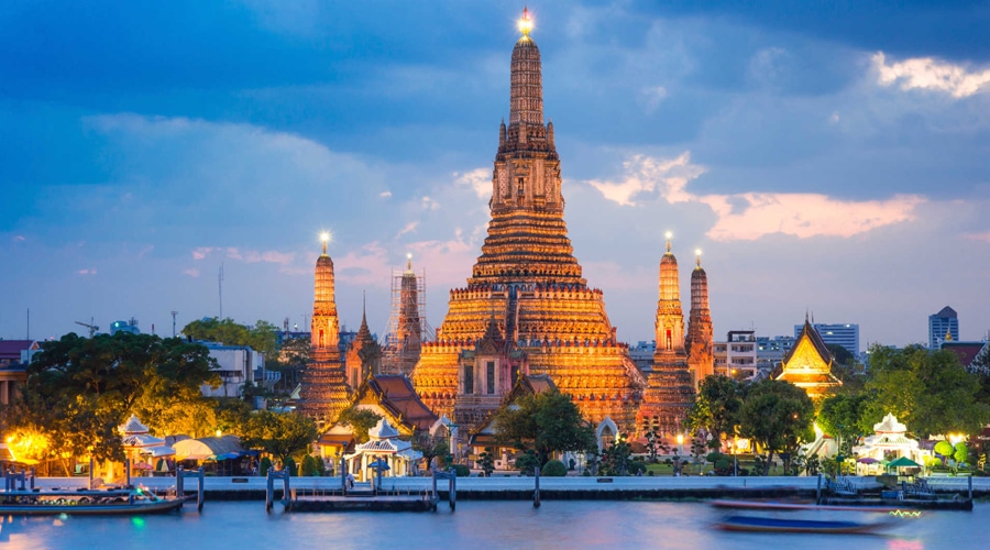 Wat Arun Ratchavararam Tempal of Dawn, Bangkok, Thailand, Asia